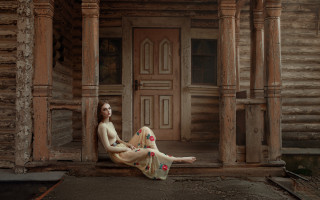 Woman porch dress flower door - a door in the background free wallpaper