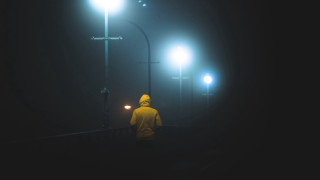Yellow jacket night street fog - the side of the street free wallpaper