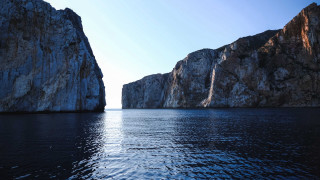 Large rock formation water mountain - exekia free wallpaper