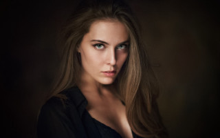 Eszter mattioni portrait longhair blackshirt - a black shirt free wallpaper for desktop