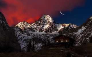 Mountain house red sky crescent - a red sky in the background free wallpaper