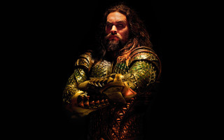 Gold armor man crossed arms - his arm free wallpaper for desktop