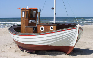 Boat beach sand ocean waves - kitsch movement free wallpaper