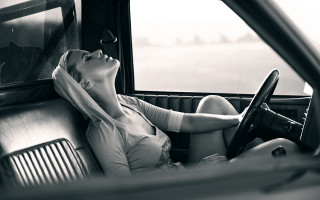 Woman driver seat closed eyes - her eye free wallpaper