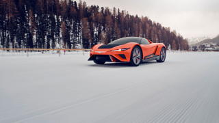 Snowy road car forest sky - ice free wallpaper