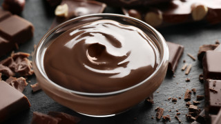Chocolate bowl chunks spoon 3d - chocolate free wallpaper