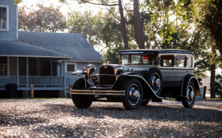 Old car country house nature - an old car free wallpaper