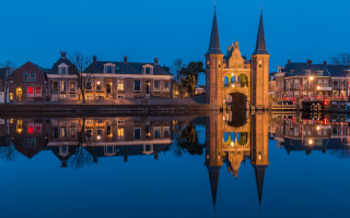 Castle tower bridge city lights - perfect symmetry free wallpaper for desktop