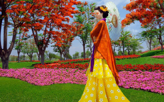 Woman yellow orange kimono garden - chiho aoshima free wallpaper
