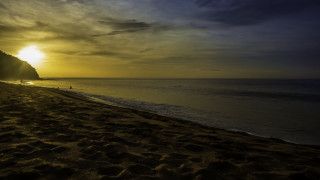 Beach sunset person walking horizon - lightroom free wallpaper for desktop