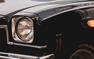 Black car headlight yellow light - a yellow light free wallpaper for desktop