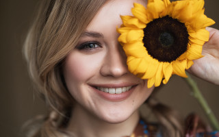 Woman sunflower smile portrait flower - a sunflower free wallpaper
