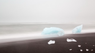 Icebergs beach sand water horizon - the waters edge free wallpaper