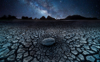 Rock cracked field night sky - cracked free wallpaper