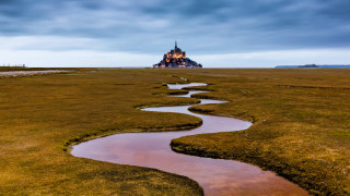 Castle river grassy field romanesque - romanesque free wallpaper