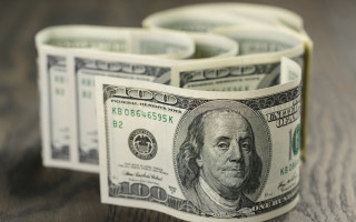 Twenty bills wooden table tape - a wooden table next free wallpaper