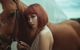 Woman red hair horse cigarette - her head and a cigarette free wallpaper