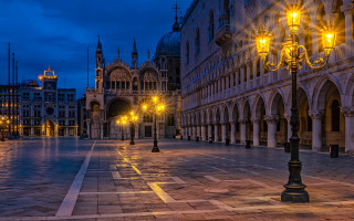 Night cityscape clock tower gothic - a street free wallpaper for desktop