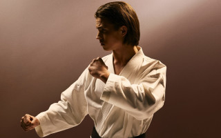 Karate woman black belt white - her waist free wallpaper