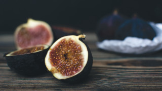 Figurine halved wooden table figurines - flavia bloi free wallpaper