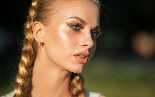 Woman braid blueeyes serious neoclassicism - diffuse lighting free wallpaper for desktop