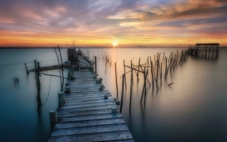 Dusk dock poles boat mountain - a few pole free wallpaper