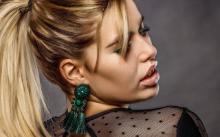 Woman ponyhead greenearrings sheertop blackbg - sheer free wallpaper