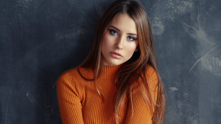 Eszter mattioni orange sweater blue - de stijl free wallpaper for desktop