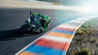 Motorcycle race track helmet green - the bike free wallpaper