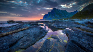 Mountain range reflection sunset beach - daniel lieske free wallpaper for desktop