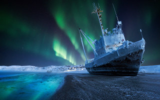 Beach boat aurora sky stars - aurora free wallpaper