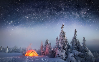 Snow tent starry sky aurora - a tent free wallpaper