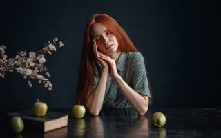 Woman apples flowers kimono portrait - a woman sitting free wallpaper for desktop