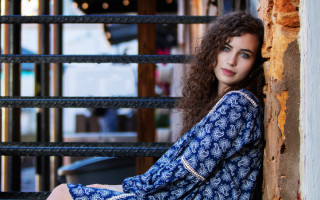 Woman ledge wall window fence - a ledge next free wallpaper