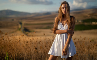 Woman white dress field crossed - tall grass free wallpaper