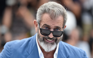 Bearded man sunglasses smiling bokeh - breyten breytenbach free wallpaper