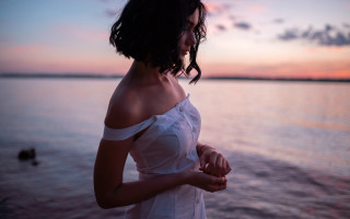 Woman beach sunset wind dress - evaline ness free wallpaper