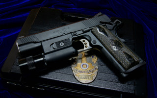 Gun badge black case blue - a black case free wallpaper