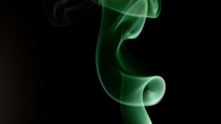 Green smoke black background white - an airbrush painting free wallpaper for desktop