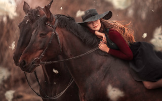Woman hat riding horse flower - a woman in a hat free wallpaper for desktop