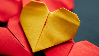 Yellow origami heart red black - romanticism free wallpaper for desktop