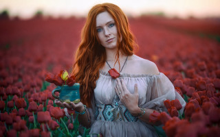 Red haired woman flower field - raphaelite free wallpaper