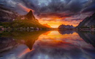 Mountain reflection sunset colorful sky 3 - a mountain range in the distance free wallpaper