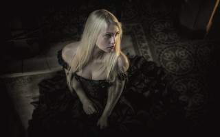 Blonde woman gothic black dress - long blonde hair free wallpaper