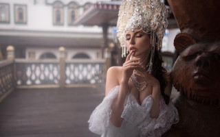 Woman white dress headpiece jewelry - artur tarnowski free wallpaper