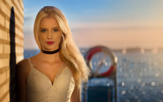 Blonde woman white dress choker - emma geary free wallpaper for desktop