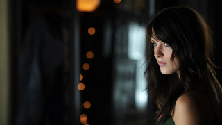 Woman longhair darkroom walllights portrait - visual art free wallpaper for desktop