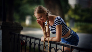 Girl fence ponytail blonde makeup - a rope free wallpaper