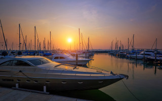 Marina sunset dock waterboats clouds - a marina free wallpaper