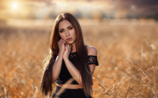 Woman tallgrass portrait blackhair browneyes - tall grass free wallpaper